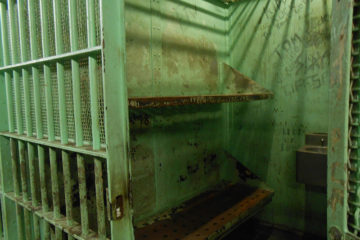 convicts
